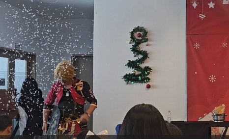 직장 체험 행사에서의 감동적인 마술 #70